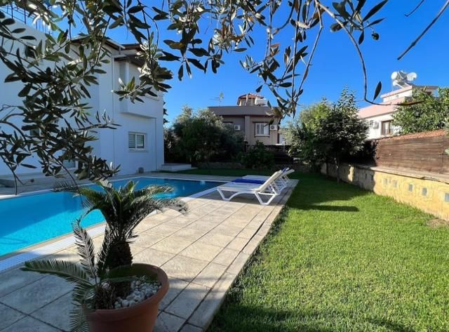 VILLA MIT PRIVATEM POOL ZU VERKAUFEN IN ALSANCAK, ZYPERN KYRENIA