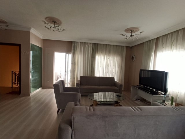 GİRNE MERKEZ' DE SATILIK 2+1 PENTHOUSE