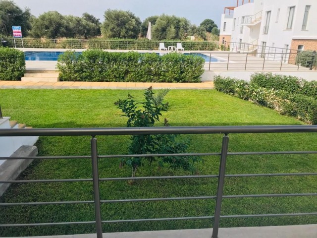 2+1 APARTMENT IN A COMPLEX WITH POOL IN OLIVE GİRNE