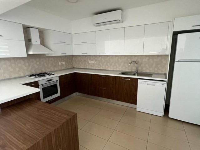 Flat To Rent in Girne Merkez, Kyrenia