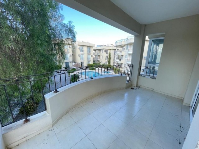 3+1 APARTMENT FOR SALE IN A COMPLEX WITH POOL IN CYPRUS GİRNE ALSANCAK 