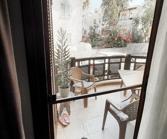 3+1 APARTMENT FOR SALE WITH COMMUNAL POOL IN CYPRUS GİRNE CENTER