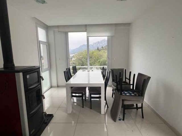 4+2 TRIPLEX-VILLA ZU VERKAUFEN MIT ATEMBERAUBENDEM BERGBLICK UND MEERBLICK IN ZYPERN GIRNE EDREMIT INNERHALB VON 1 DEZ. GRUNDSTÜCK