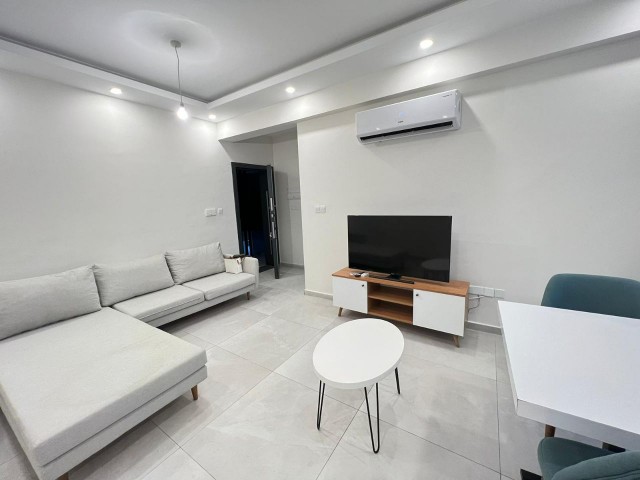 LUXURIÖSE 1+1-WOHNUNG ZU VERMIETEN IM KYRENIA-ZENTRUM MIT POOL