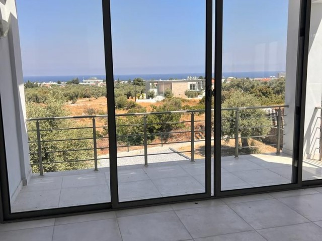 2+1 UND 3+1 WOHNUNGEN ZUM VERKAUF MIT MEERBLICK, TERRASSE UND GARTENOPTIONEN IN ZYPERN GIRNE ÇATALKÖY