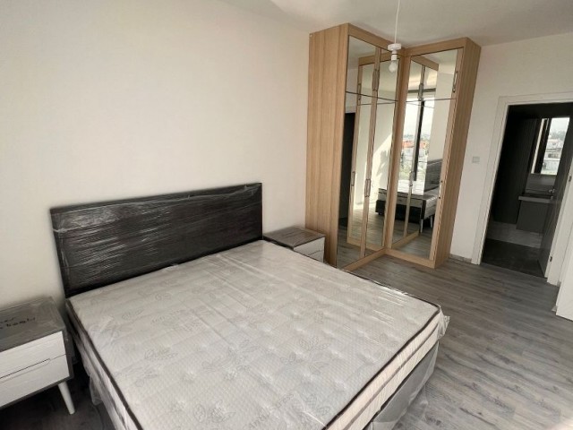 3+1 LUXUSWOHNUNG ZU VERMIETEN IM ZYPERN GIRNE CENTER, VOLLSTÄNDIG MÖBLIERT, MIT KAMIN UND PRIVATER TERRASSE FÜR DIE WOHNUNG