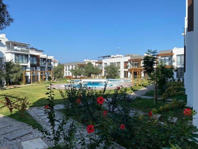 VOLLSTÄNDIG MÖBLIERTE 3+1 TRIPLEX-VILLA MIT POOL ZUM VERKAUF IN ZEYTİNLİK, GIRNE ZEYTİK, ZYPERN