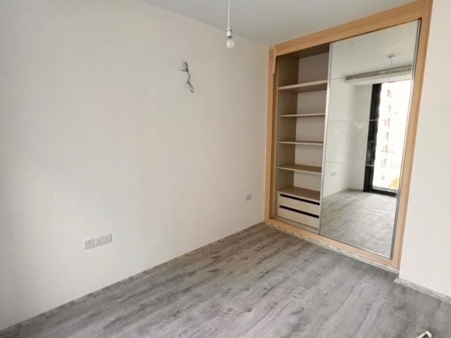 GİRNE MERKEZ'DE SATILIK DENİZ MANZARALI 2+1 DAİRE