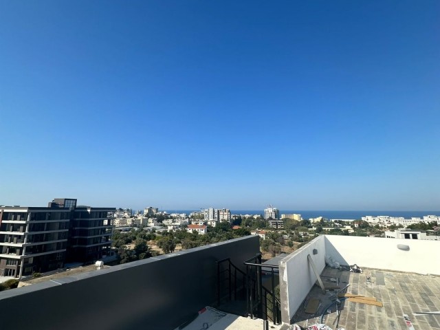 3+1 Penthouse zum Verkauf, an der Kyrenia Bellapais Road, in herrlicher Lage, mit Berg- und Meerblick