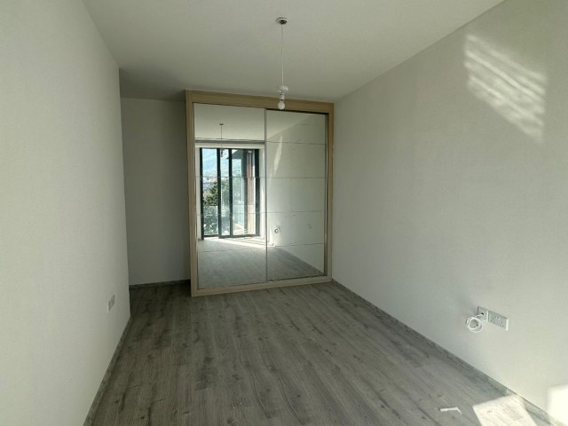 Girne Bellapais Yolu Üzerinde, Muhteşem Konumda, Dağ ve Deniz Manzaralı, Satılık 3+1 Penthouse