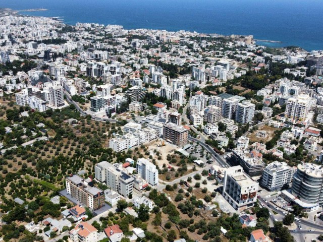 1+1-, 2+1- UND PENTHOUSE-WOHNUNGEN ZUM VERKAUF IN EINEM LUXUS-RESIDENZPROJEKT IM ZYPERN KYRENIA CENTER