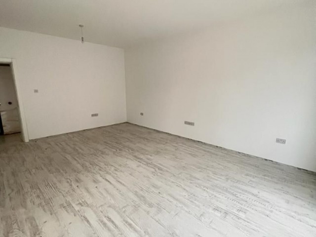 BEREIT ZUM EINZUG IN 3+1 WOHNUNG ZUM VERKAUF IN ZYPERN KYRENIA LAPTA REGION