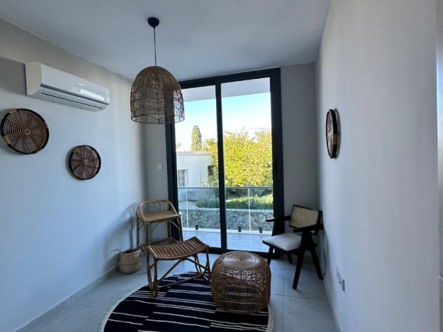 4+1 LUXUS-DUPLEX-WOHNUNG ZUM VERKAUF IN EINEM GRUNDSTÜCK MIT POOL IN ZYPERN GIRNE ALSANCAK