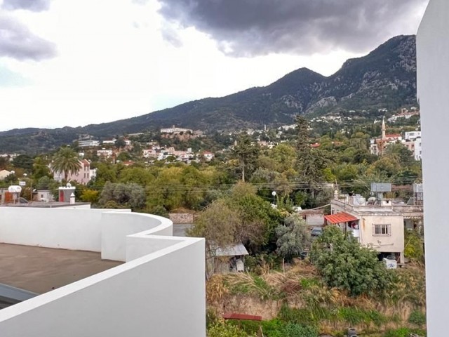 BEREIT ZUM EINZUG IN 3+1 WOHNUNG ZUM VERKAUF IN ZYPERN KYRENIA LAPTA REGION