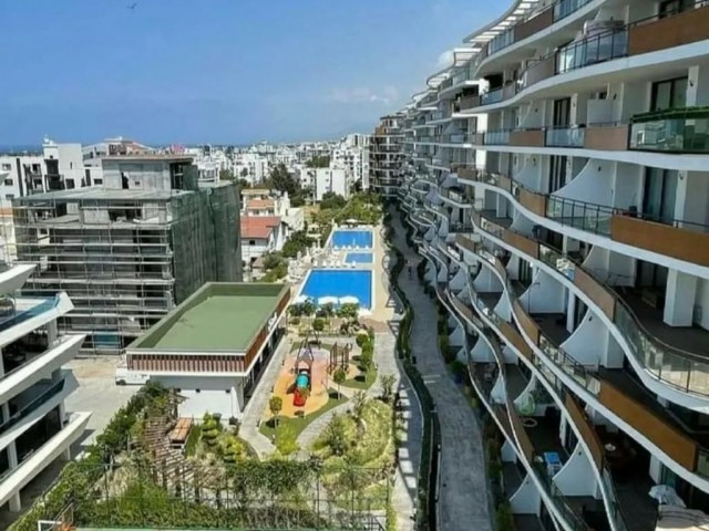 2+1 FLAT FOR RENT IN A SITE WITH POOL IN KYRENIA CENTER