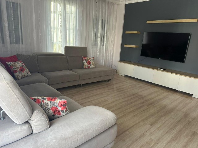 3+1 FLAT FOR RENT IN A SITE WITH POOL IN GIRNE CENTER, CYPRUS