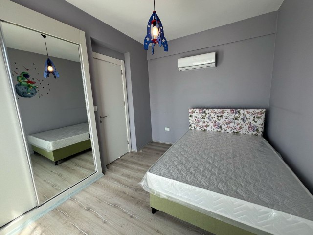 2+1 WOHNUNG ZU VERMIETEN MIT BERG- UND MEERBLICK IM KYRENIA CENTER