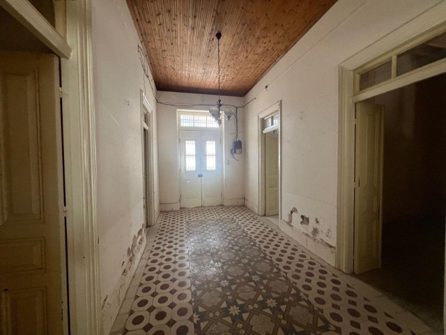 3+1 DETACHED HOUSE FOR SALE IN CYPRUS KYRENIA CENTER THAT YOU CAN USE AS A WORKPLACE OR RESIDENCE