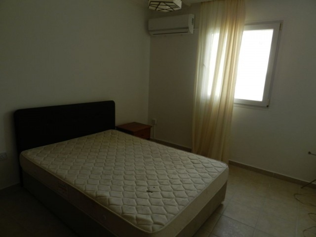 تخت برای فروش in Girne Merkez, گیرنه