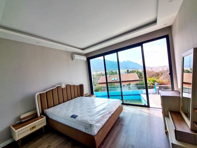 Girne Alsancak'da 3+1 Satılık Villa