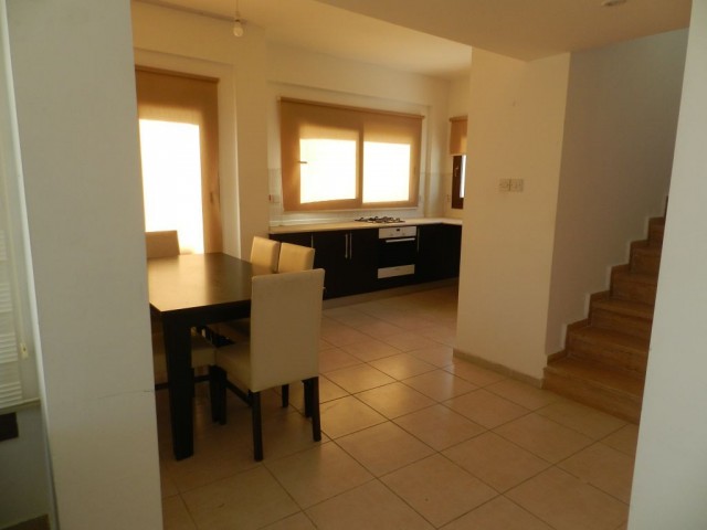 Girne Yeşiltepe,de 3+1 Satılık Villa ( FİLİZ 0533 866 3338 )