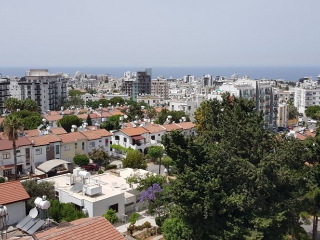 Girne Merkezde 3+1 Satılık Daire