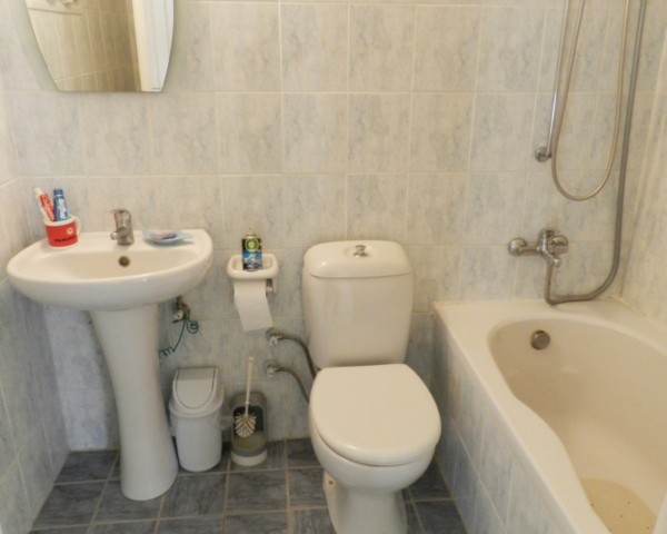 Girne Merkezde Site İçerisinde 3+1 Kiralık Daire.....