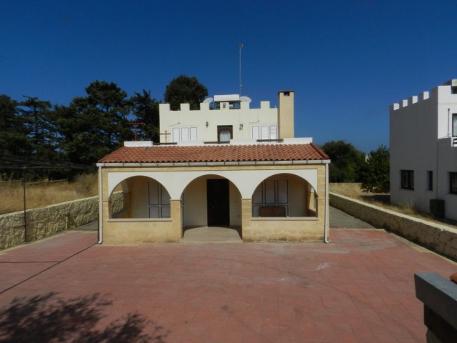 3+1 villa zum Verkauf in Karsiyaka ** 