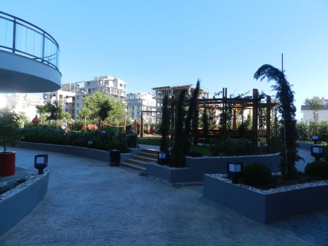 تخت برای فروش in Girne Merkez, گیرنه