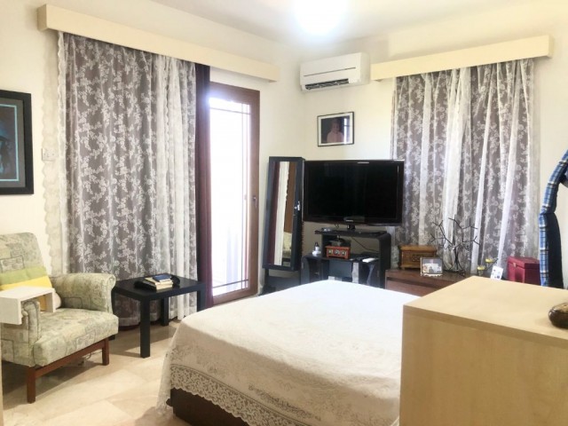 Girne Alsancak,da 4+1 Satılık Villa