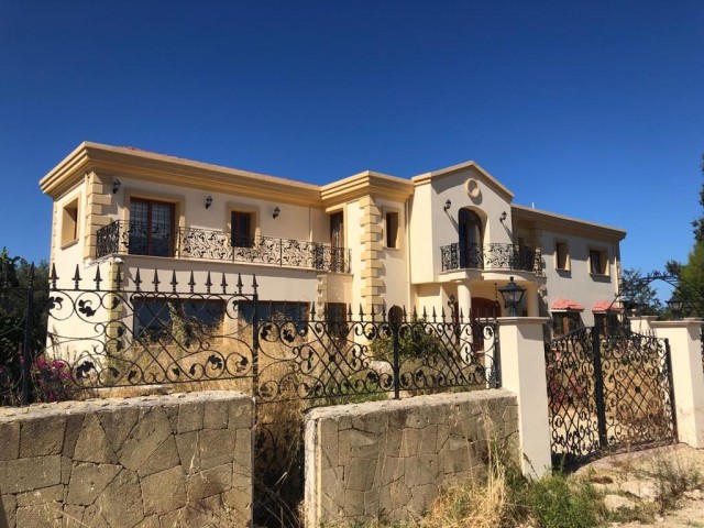 LUXURY VILLA FOR SALE IN KYRENIA CHATALKOY ** 