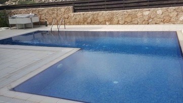 20m luxury villa with pool very close to the sea ** 