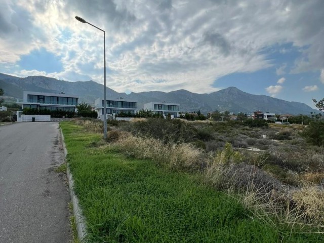 Residential Zoned Plot For Sale in Çatalköy, Kyrenia