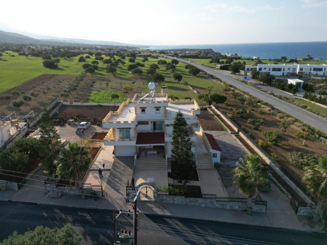 2,5 DONUM LAND HOUSE 450M2 SEA WALKING DISTANCE