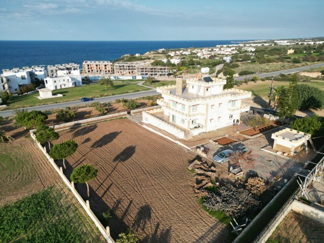 2,5 DONUM LAND HOUSE 450M2 SEA WALKING DISTANCE