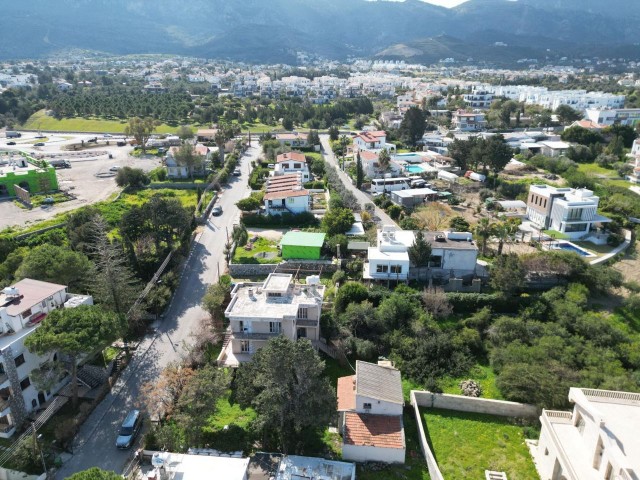 Altes Haus und Nebenhaus in 836 m2 Entfernung zum Meer 