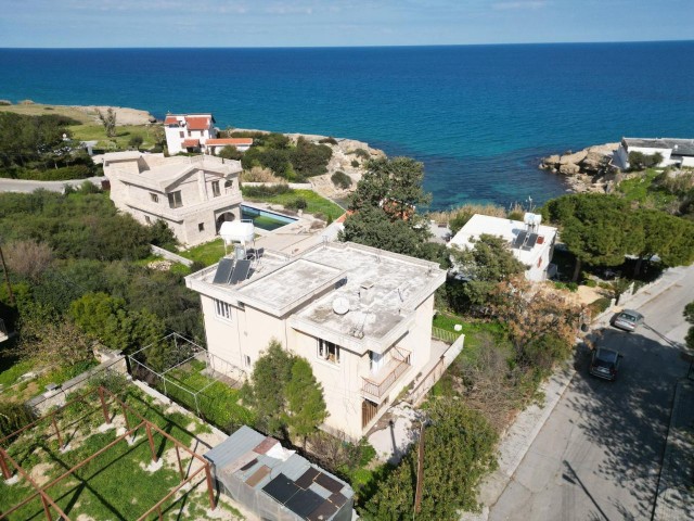 Altes Haus und Nebenhaus in 836 m2 Entfernung zum Meer 