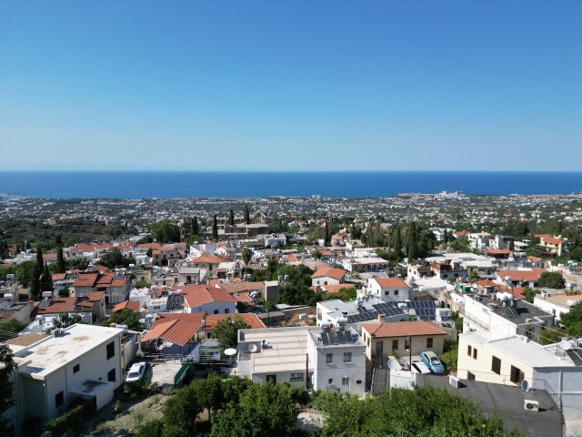 2 inns ( 2 villas ) for sale in a land with an unbeatable view