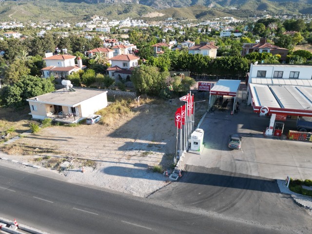 Land with commercial permit near the main road