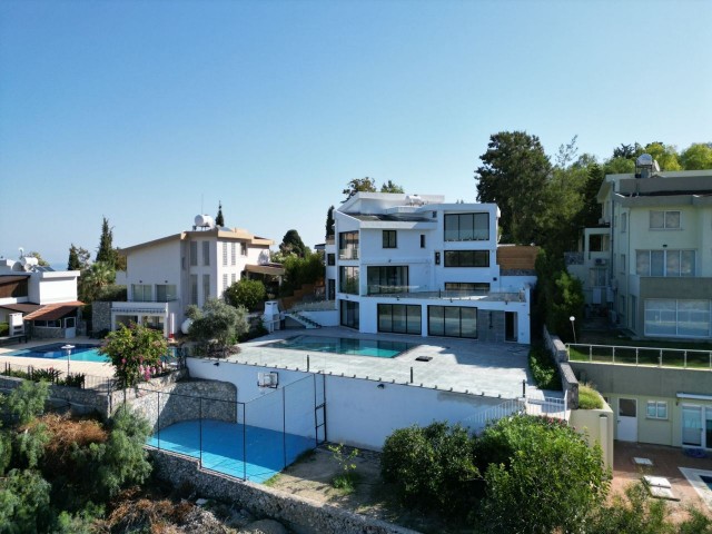 Ultra-Luxusvilla mit freiem Blick