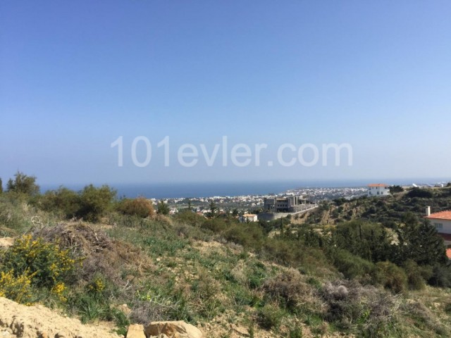 Plot for sale in Edremit