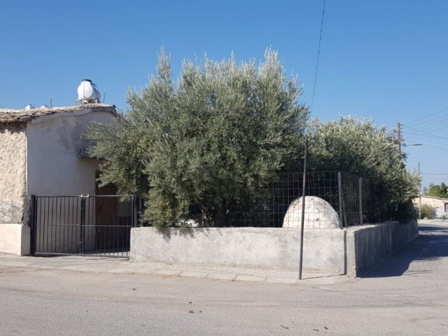 3+1 DETACHED HOUSE FOR SALE IN ALAYKOY IN A CORNER LAND ** 