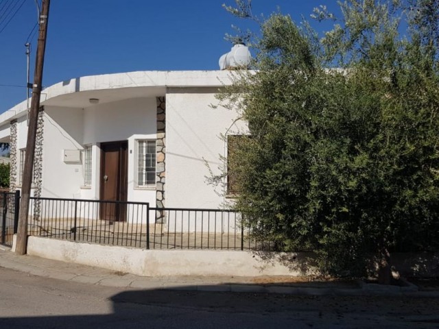 3+1 DETACHED HOUSE FOR SALE IN ALAYKOY IN A CORNER LAND ** 