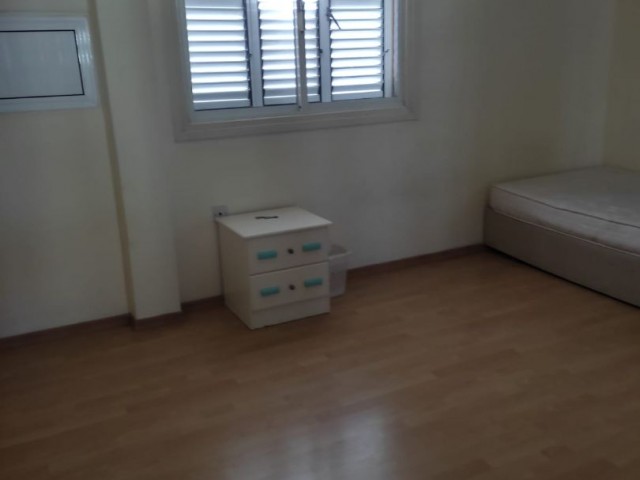 3+1 APARTMENT FOR RENT IN THE CENTRAL LOCATION OF KAYMAKLI ! ** 