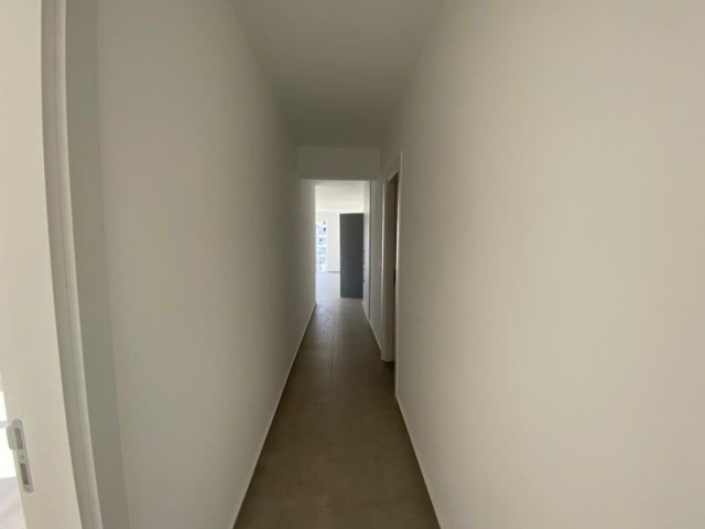 2+1 WOHNUNG ZU VERKAUFEN IN KYRENIA ZENTRUM 1 ** 