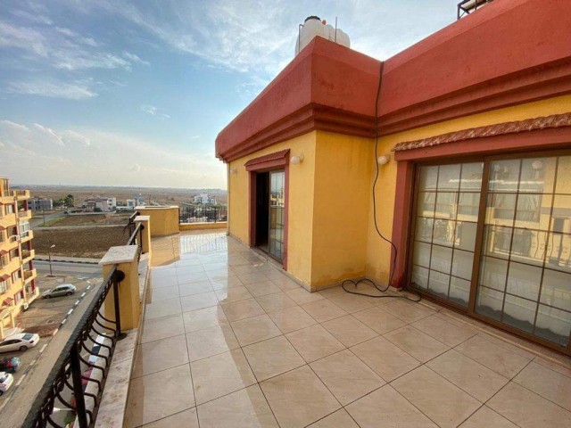 Yeniboğaziçinde 3+1 penthouse daire 