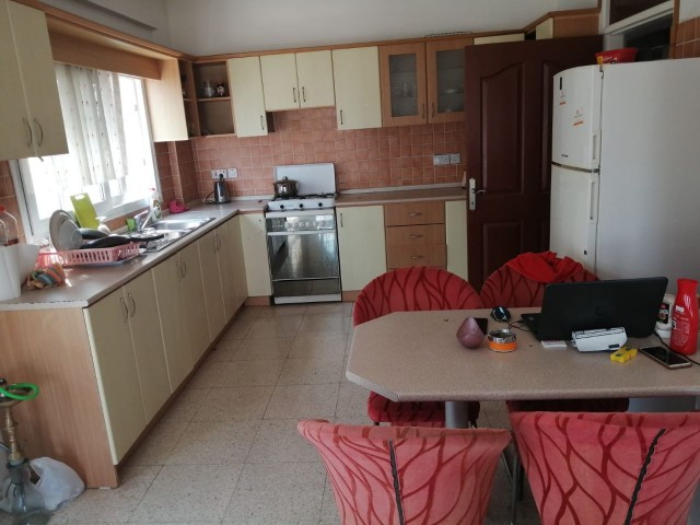 HAZİRANDA MÜSAİTTİR. 3+1 KİRALIK DAİRE CADDE MUTFAK ARKASI 