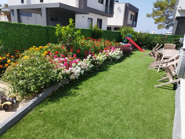 LUXURIÖSE VILLA MIT MEER- UND BERGBLICK IN EDREMIT