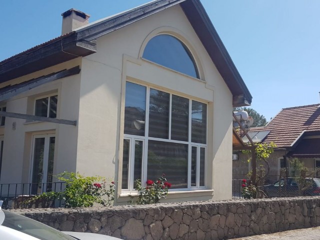 VILLA ZUM VERKAUF IN DER GEGEND KARSIYAKA