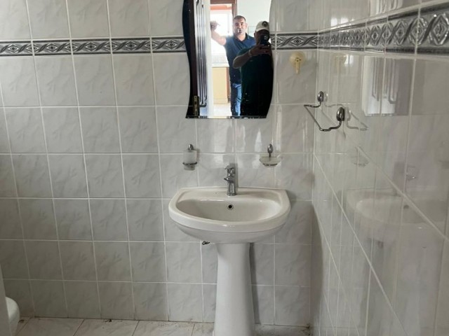 3+1 WOHNUNG IM KÜÇÜK KAYMAKLI GEBIET